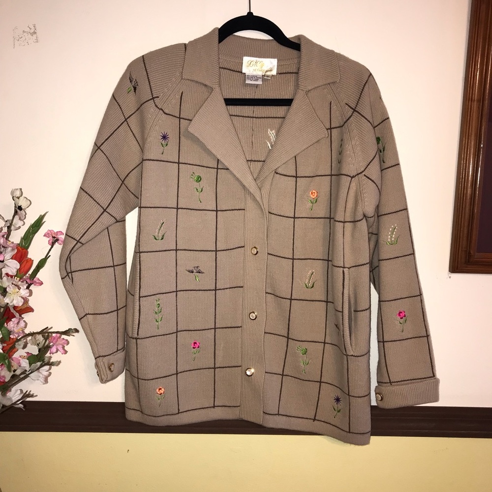 Lily of california  jacket/sweater Size M